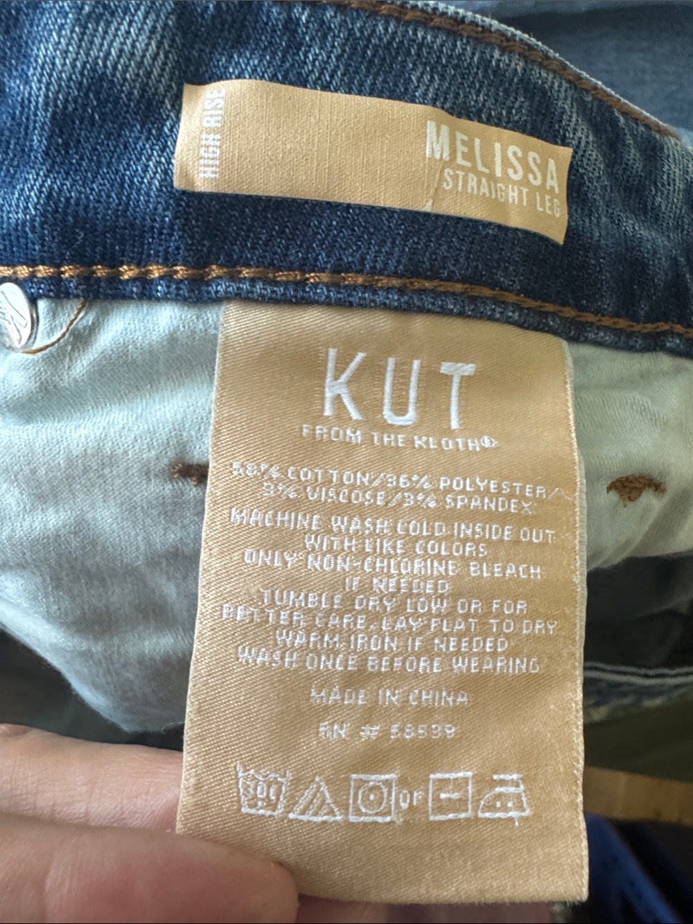 Kut from the Kloth- Classic Straight Leg women's Jeans - Light Blue - Picture 6 of 6